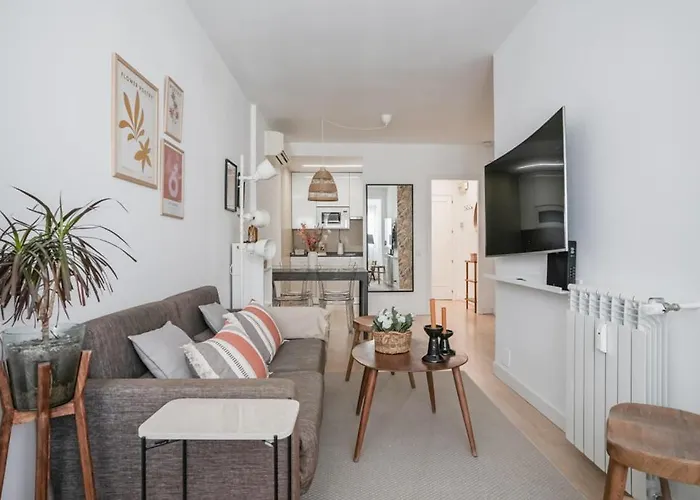 Cozy Stylish -1Bedroom 1Bathroom-Chamberi